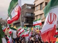 Gli americani iraniani intervengono nella protesta, l’ultima minaccia di Trump