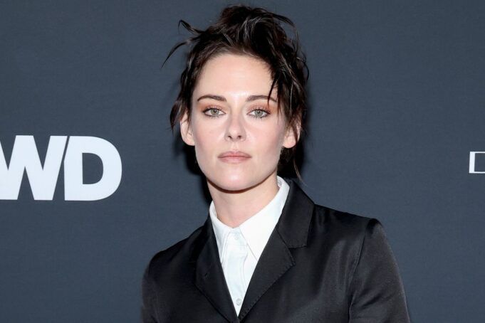 Kristen-Stewart-2026-WWD-Style-Awards-012926-0694d3d6321847b3ba528649f6a3d1d1.jpg