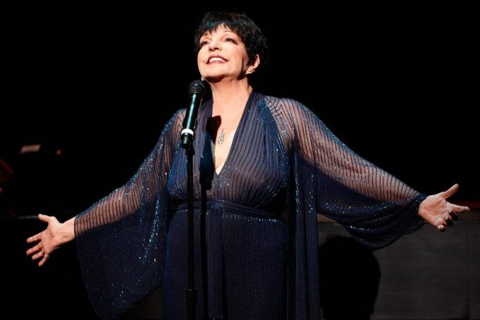Liza-Minnelli-performs-If-You-Really-Knew-Me-012226-ae2f904cc56842c38e42549b9f82a545.jpg