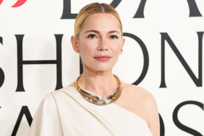 Michelle-Williams-011126-27a74dcdbe094cdfa40b783e8466eaf2.jpg