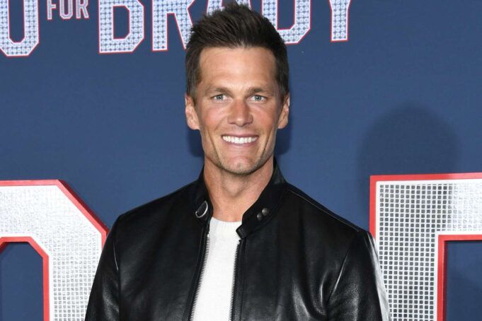 Tom-Brady-011626-4d0d3cd3d80b4b08ab729e7c018bc1ae.jpg