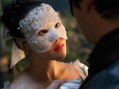 La star di ‘Bridgerton’ ha perso una scarpa durante le riprese di una scena in stile ‘Cenerentola’