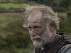 Sì, la “formidabile arma” di Ser Arlan Penitree nella scena di nudo di Il cavaliere dei sette regni era una protesi da 10 pollici: ecco come veniva prodotta la salsiccia