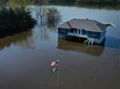 Gli stati vogliono tassare le aziende produttrici di combustibili fossili per creare un superfondo per il cambiamento climatico