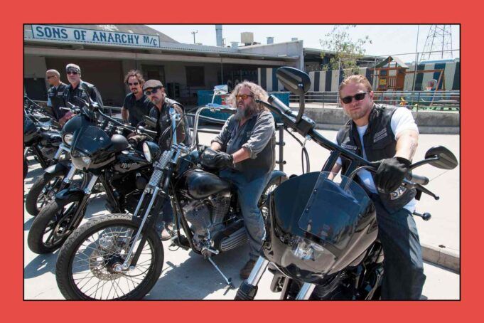 sons-of-anarchy-David-Labrava-Ron-Perlman-Kim-Coates-Tommy-Flanagan-Mark-Boone-Junior-Charlie-Hunnam-080625-afd20491813f40a5a942847e3c74e725.jpg