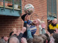Due giorni di “partita di calcio più pazza del mondo” con centinaia di giocatori e gol a tre miglia di distanza