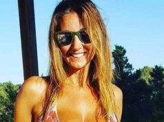 Incontra la bellissima moglie in bikini della leggenda della Coppa del Mondo che è “imbarazzata di avere così tante curve”