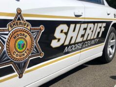 Lo sceriffo della contea di Moore indaga sul duplice omicidio; Sospettiamo che Caleb Fosnaugh sia latitante