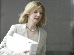 Kathy Ruemmler, avvocato di Goldman Sachs, si dimette a causa della relazione con Epstein