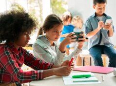 Può l’Europa tenere i bambini lontani dai social media?