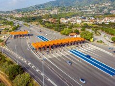 La Corte Suprema ha invitato il governo a liquidare quanto prima le autostrade fallite durante la crisi.