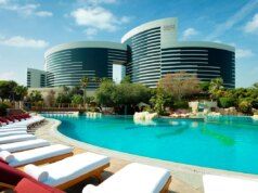 Thomas Pritzker si dimette dalla carica di amministratore delegato di Hyatt a causa dei legami con Epstein