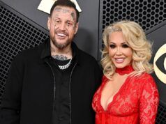 Bunny Xo in Jelly Roll legge memorie spogliate