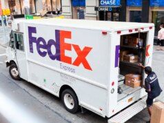FedEx ha citato in giudizio il governo degli Stati Uniti e "rimborso completo" tariffe cancellate