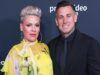 Pink ha negato di separarsi da Carey Hart dopo 20 anni di matrimonio