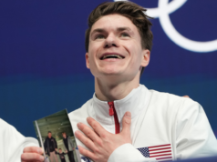 Il pattinatore statunitense Maxim Naumov ha avuto un inizio emozionante alle Olimpiadi, un anno dopo aver perso i suoi genitori in un incidente aereo
