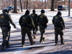 Il governo federale ha aperto un’indagine penale per verificare se gli agenti dell’ICE abbiano mentito sull’omicidio di un uomo venezuelano a Minneapolis, Minnesota.