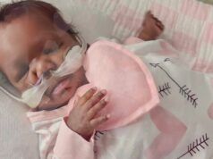 I bambini in terapia intensiva neonatale sfoggiano i loro abiti di San Valentino