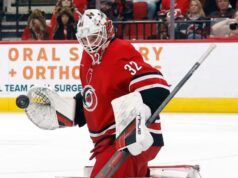 Brandon Bussi degli Hurricanes dona 10.000 dollari all’Autism Association dopo il nuovo accordo