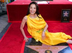 Michelle Yeoh onorata con la stella sulla Hollywood Walk of Fame: “Sono così emozionata”