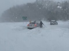 Totale neve Blizzard 2026: il nord-est degli Stati Uniti si riprende dalla forte tempesta di neve che interrompe i voli, le scuole cancellate