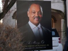 La cerimonia commemorativa per Jesse Jackson inizia presso la sede dell’organizzazione per i diritti civili a Chicago