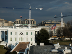 Il giudice federale respinge la richiesta di impedire a Trump alla Casa Bianca di costruire un progetto da 400 milioni di dollari per una sala da ballo