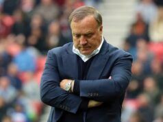 L’iconico allenatore del Prem lascia la Nazionale pochi mesi prima dei Mondiali dopo un problema di salute