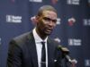 Chris Bosh dice che recentemente “si è svegliato coperto del mio stesso sangue”