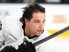 Kevin Fiala della Svizzera viene sottoposto ad un intervento chirurgico alla gamba ferita