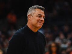 I Lakers assumono l’ex allenatore della Virginia Tony Bennett come draft advisor