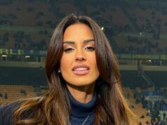 La splendida presentatrice di Serie A abbandona il reggiseno in un vivace video sui social media mentre i fan acclamano la “top model”