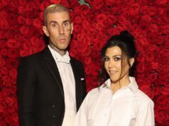 Kourtney Kardashian, figlio di Travis Barker, Rocky nel video del concerto dei Blink-182