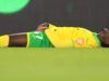 L’attaccante dei Socceroos Mohamed Touré soffre di un possibile infortunio all’inguine giocando con il Norwich City in campionato