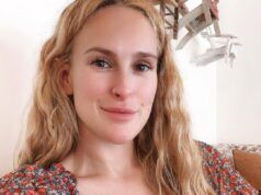 Rumer Willis ribatte alla sua pretesa di vivere con i soldi dei suoi genitori