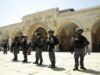 Israele vieta ai musulmani palestinesi di pregare nella moschea di Al-Aqsa durante il Ramadan