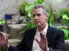 Newsom ha dovuto affrontare una reazione negativa per i commenti sulla lettura del pubblico nero