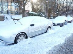 Sono in corso gli sforzi di pulizia della Carolina dopo una nevicata storica