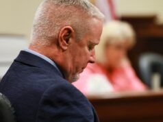 Gli studenti feriti nella sparatoria in una scuola della Georgia hanno testimoniato al processo contro il padre dell’uomo armato