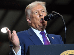 L’indice di gradimento di Donald Trump è al nuovo minimo storico