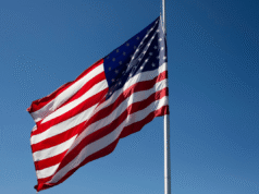 Perché le bandiere sono a metà staffa in sei stati oggi, questo fine settimana