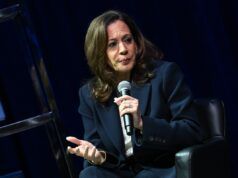 Kamala Harris si è presa un po’ di calore per aver sostenuto Crockett prima delle primarie del Texas
