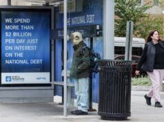 Gli americani stanno perdendo fiducia economica a causa dell’aumento del debito americano