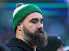 Jason Kelce invia un messaggio all’allenatore di lunga data degli Eagles