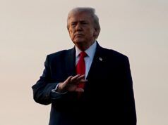 Le trattative di Trump per un cambio di regime in Iran arrivano mentre gli Stati Uniti pianificano un conflitto prolungato