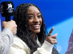 Simone Biles reagisce alla “perfezione” del pattinaggio artistico alle Olimpiadi invernali