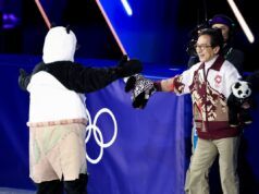Il momento virale del pattinaggio olimpico che ha improvvisamente coinvolto Jackie Chan