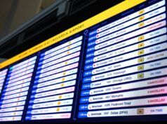 Migliaia di voli cancellati prima della storica bufera di neve