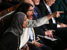 Il video mostra Ilhan Omar che urla contro Donald Trump durante il SOTU