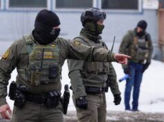 I funzionari del DHS hanno promesso che gli agenti federali dell’immigrazione non saranno presenti ai seggi elettorali nel frattempo.